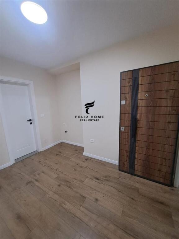 OFFICE FOR RENT 80 M2 CENTER 1200 EURO