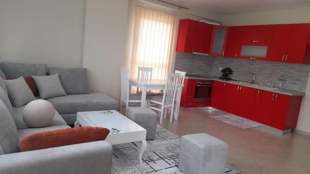 Jepet me qira apartament 2+1+1 ASTIR KOMPLEKSI FRATARI 550€