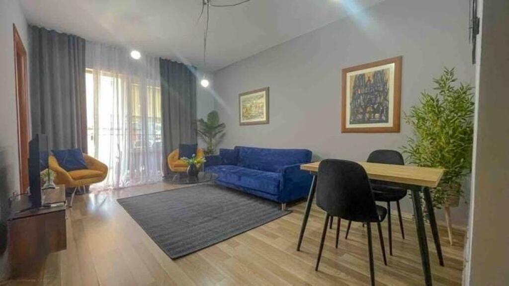 🏡 Jepet apartament 1+1 me qira te Pazari i Ri, me pamje nga Qendra