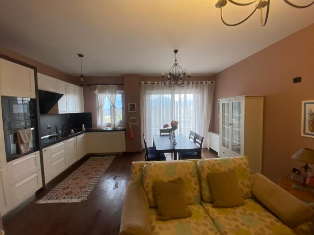 AFFITTASI 2+1+parcheggio Lago Secco 900€
