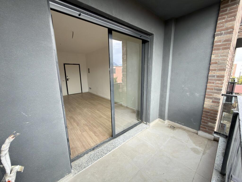 📣 Appartamento 2+1+2 in vendita 📍 Via 5 Maji, Tirana – zona molto richiesta ✨