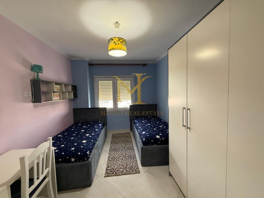 APARTAMENT 2+1 PER QERA TE MARKATA , PRANE QENDRES DURRES !!