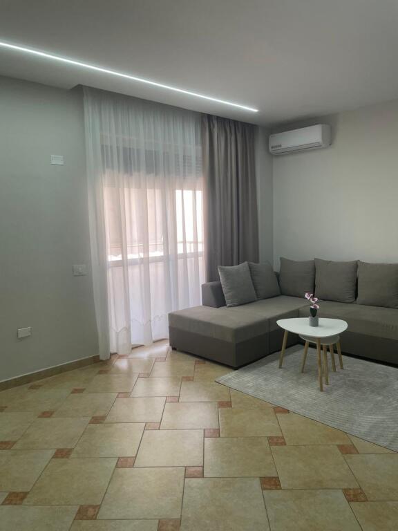 Qera Apartament Sistemin 1+1 me ballkon te madh  PAMJE DETI SEA VIEW 🌊📍Ura Dajlanit, PLAZH  • 400€ ✅