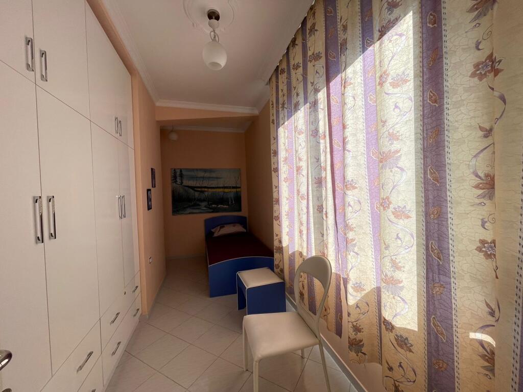 Apartament 2+1 per qira ne Bllok!