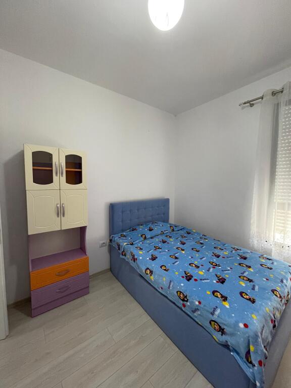 APARTAMENT ME QERA 3+1 KINOSTUDIO 60.000 LEKE