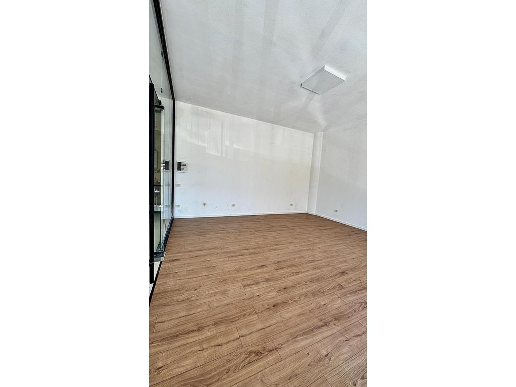 Affittasi locale per ufficio presso Residenza Mine Peza!