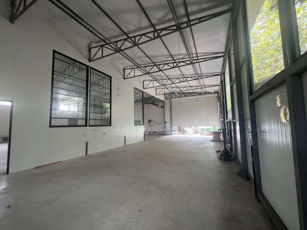 WAREHOUSE FOR RENT 650 m² WITH ACCESS TO MYSLYM KETA STREET AND THE NORTH RING ROAD   