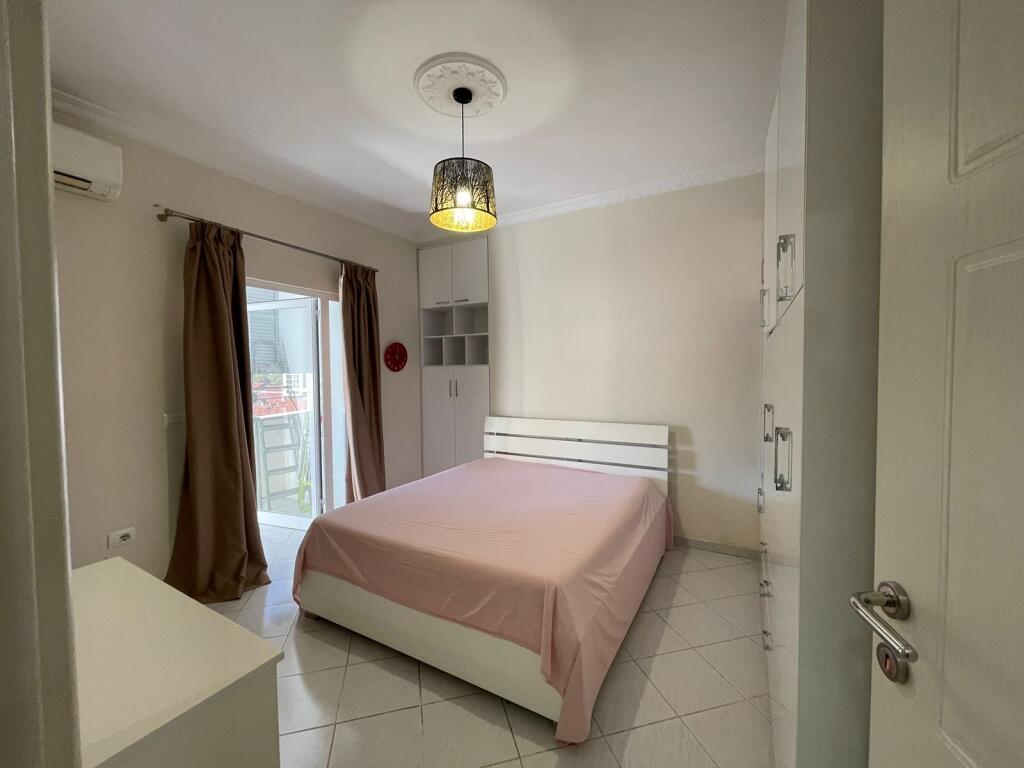 Apartament 2+1 per qira ne Bllok!