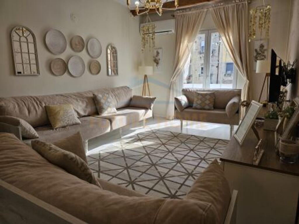 Shitet, Apartament 2+1+2, Rr.Siri Kodra, Tirane.