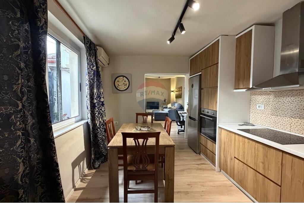 Private house 1+1+parking space for rent Rr.Dibres! Private house 1+1+parking space for rent Rr.Dibres!