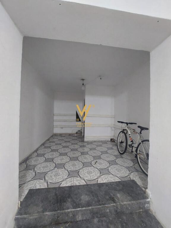SHOP FOR SALE 50 M2 AT 5 MAJI 100,000 EURO