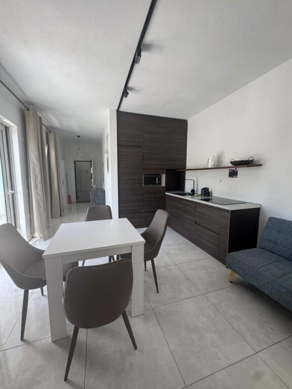 IN VENDITA APPARTAMENTO 1+1 📍 Spiaggia – Ruota Rossa, Durrës