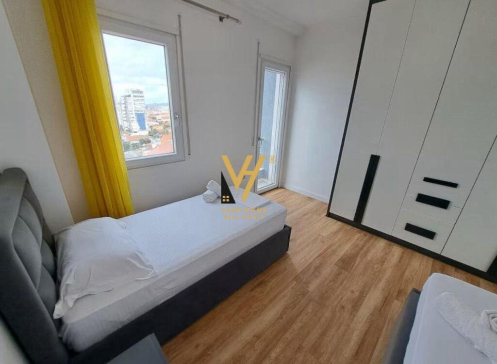 JEPET APARTAMENT 2+1+2+BLK ME QERA TE PAZARI I RI 1.250 EURO
