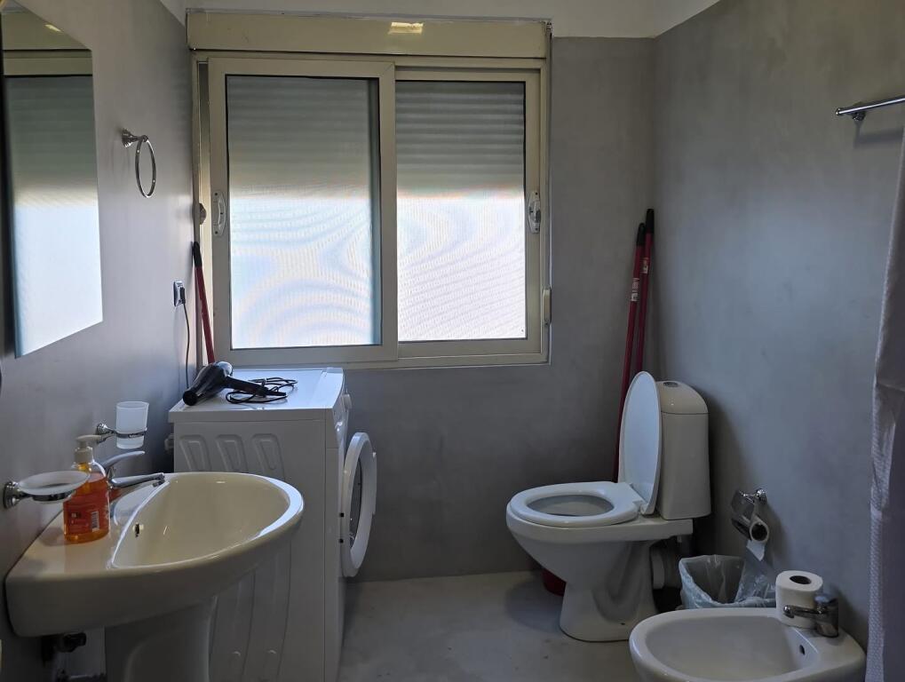 Apartment 2+1 for rent or sale at Komuna Parisit