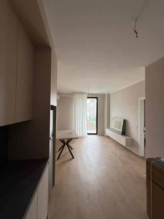 Locale Commerciale in Affitto – Via Mine Peza