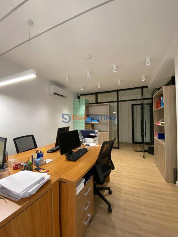 Office 317m2 For Rent Near the Center At Barrikadave Street!!