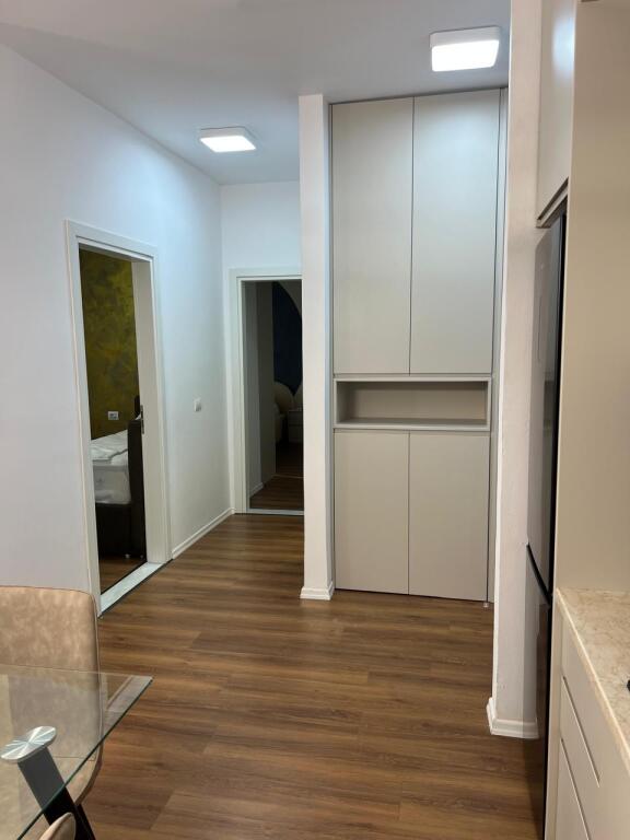 🏙️ Jepet me qira apartament  2+1+2 📍 Rruga Jordan Misja – në fillim të rrugës💶 1000€/muaj
