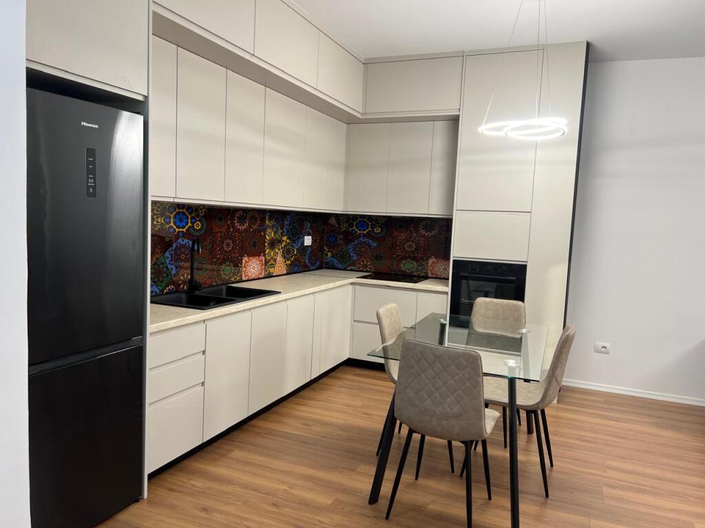 🏙️ Jepet me qira apartament  2+1+2 📍 Rruga Jordan Misja – në fillim të rrugës💶 1000€/muaj