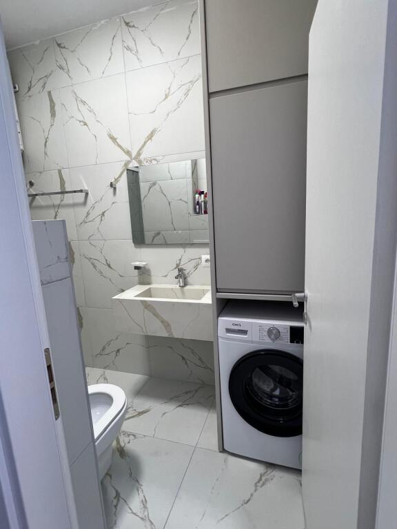 🏙️ Jepet me qira apartament  2+1+2 📍 Rruga Jordan Misja – në fillim të rrugës💶 1000€/muaj