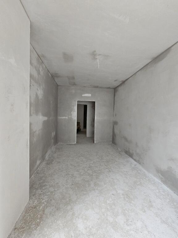 IN VENDITA: *2+1+2wc &amp; 2 Balconi* *(📍Liqeni thatë- Vicino HOTEL RADISON ) , *Prezzo 214.500 Euro*