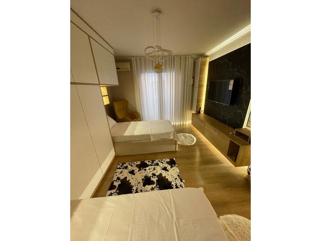 Appartamento 2+1 in affitto a Tirana e Re 650 € /Mese