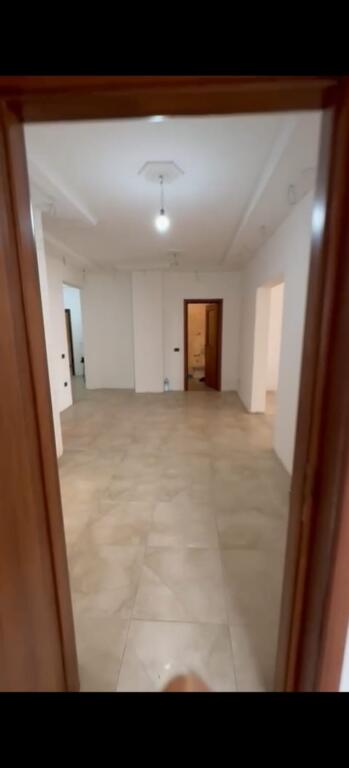 Vendesi appartamento fronte mare a Durazzo vicino a Piata Iliria!