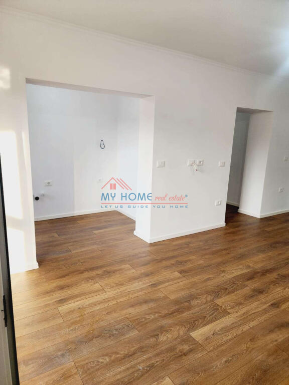Appartamento 2+1 in vendita Ali Demi a Tirana