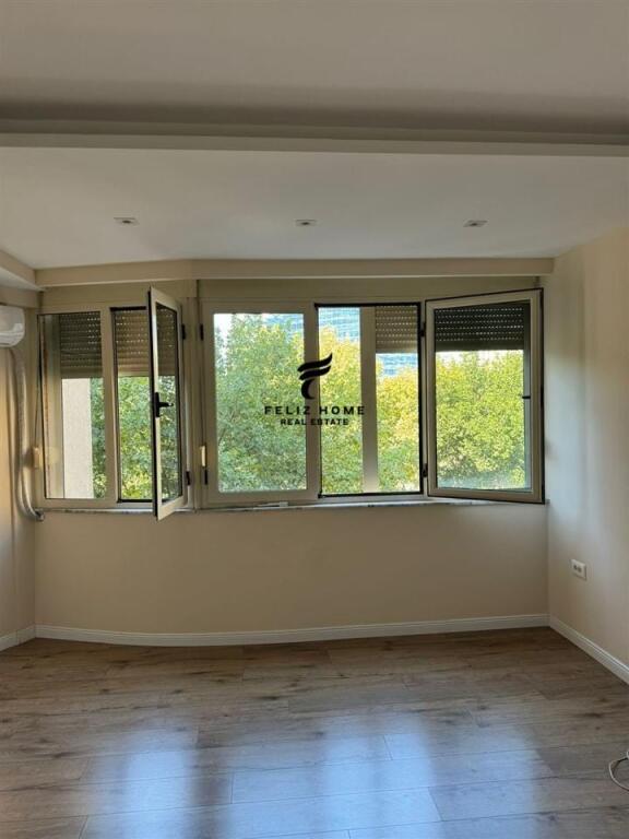 OFFICE FOR RENT 80 M2 CENTER 1200 EURO