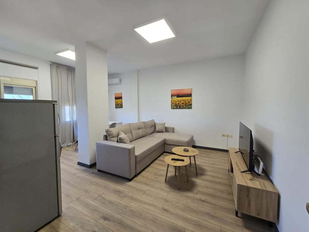 Apartment 2+1 for rent or sale at Komuna Parisit