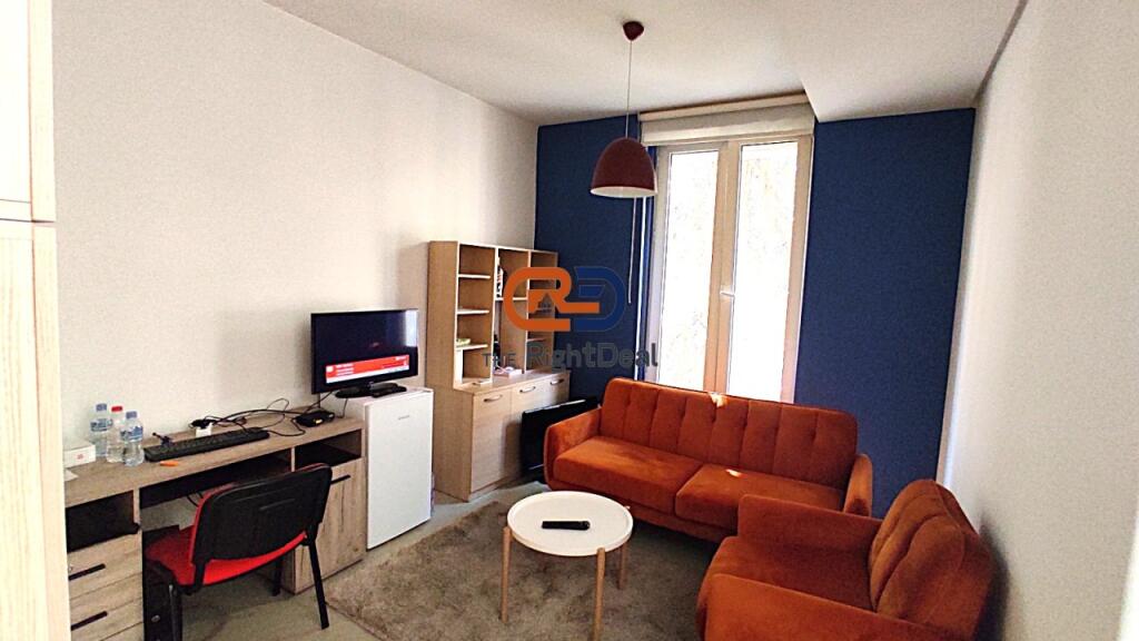 In Bllok, near Roma Cafe, 1+1 apartment for rent for office!!