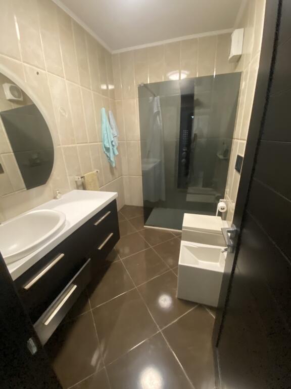 1+1, arredato presso l'hotel radison, lago secco, 600 euro