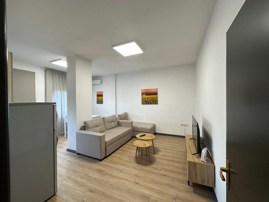 Apartment for rent 2+1 Komuna e parisit