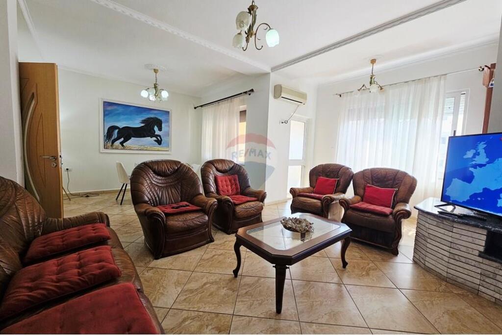 Apartament 2 +1 me qira prane Shkolles se Baletit!