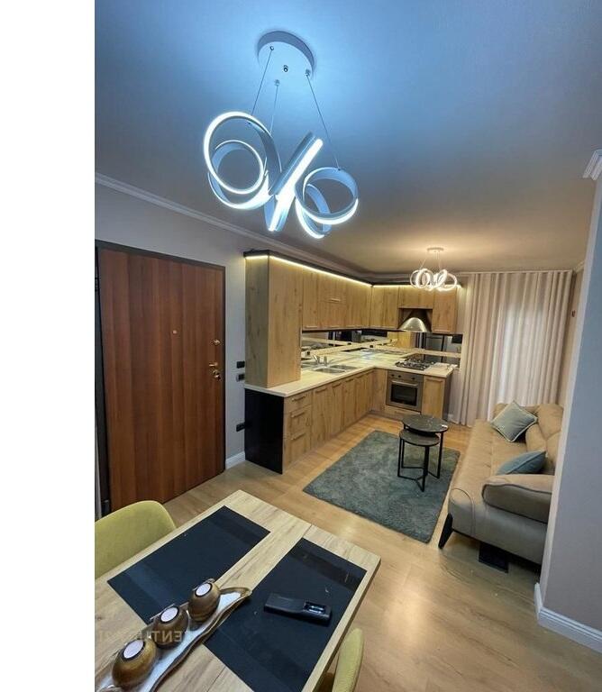 Appartamento 2+1 in affitto a Tirana e Re 650 € /Mese