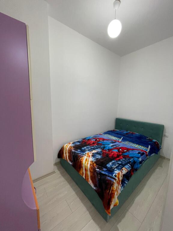 APARTAMENT ME QERA 3+1 KINOSTUDIO 60.000 LEKE