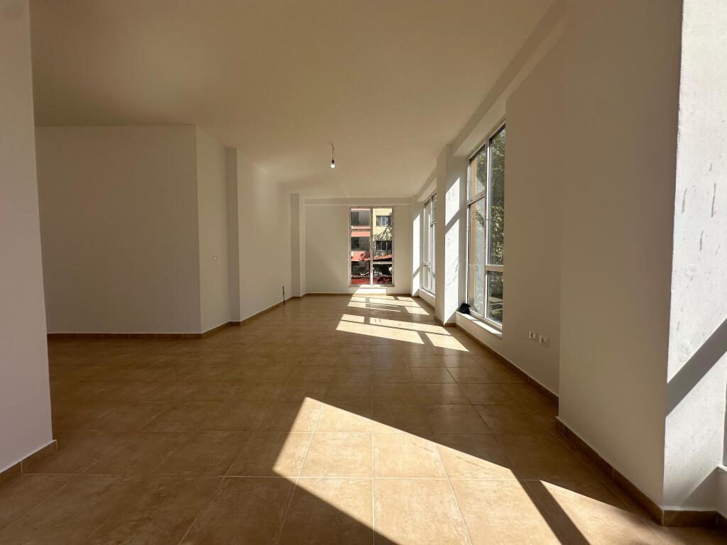 🏢Locale Commerciale in Affitto | 📍Usluga, Stazione Ferroviaria