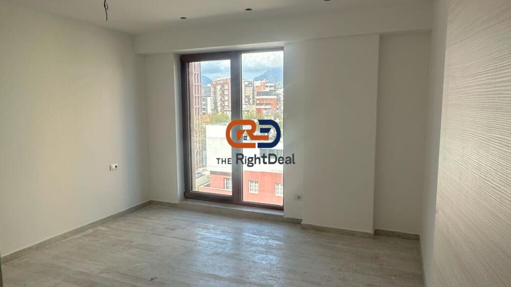In Via Kavaja, si affitta l'intero 5° piano di un nuovo edificio appena completato!!