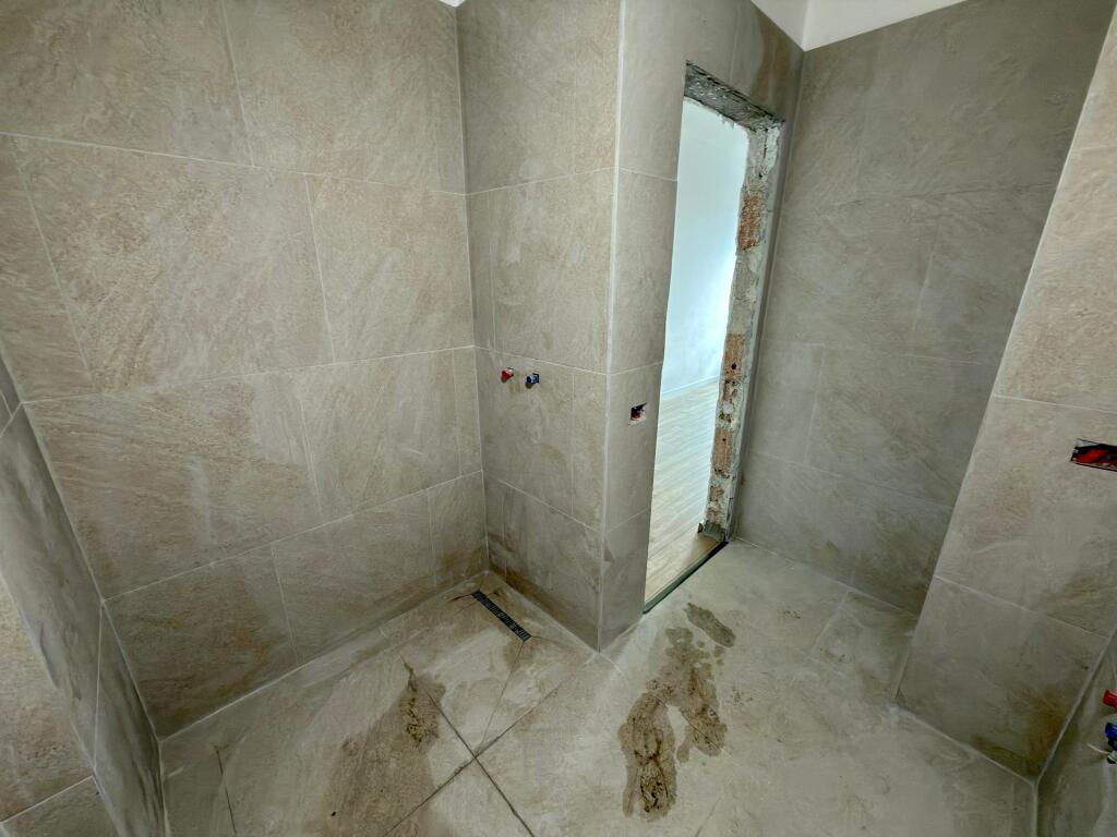 📣 Appartamento 2+1+2 in vendita 📍 Via 5 Maji, Tirana – zona molto richiesta ✨