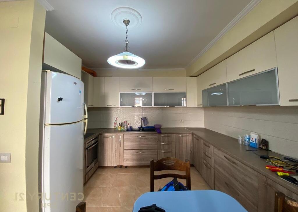 TEK KOMPLEKSI FRATARI ASTIR JAPIM ME QIRA APARTAMENT 2+1M 450 € /Muaj