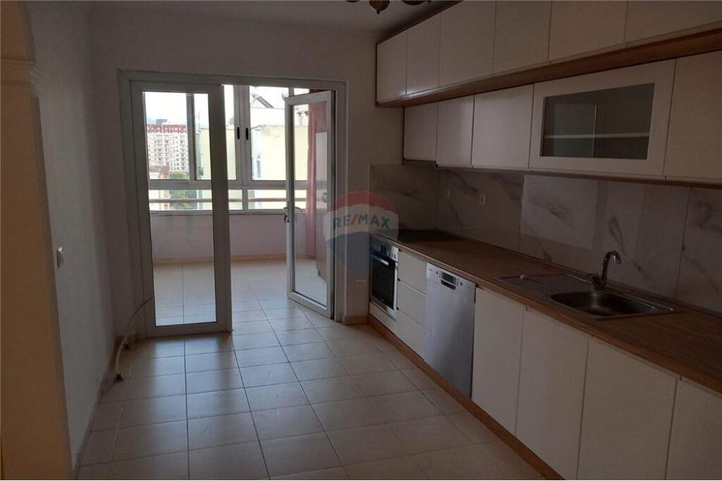 Appartamento 2+1 in affitto in via Dritan Hoxha !