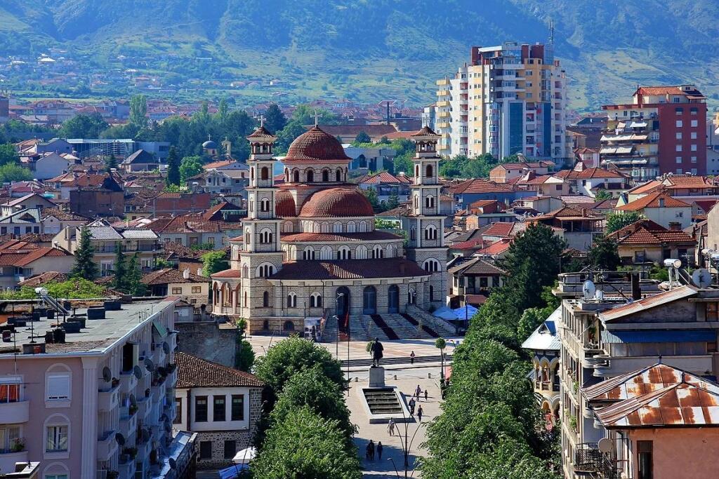 VILLA SU 3 PIANI IN VENDITA A KORCE!!