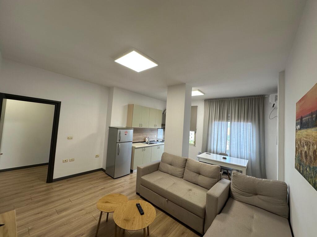 Apartment for rent 2+1 Komuna e parisit