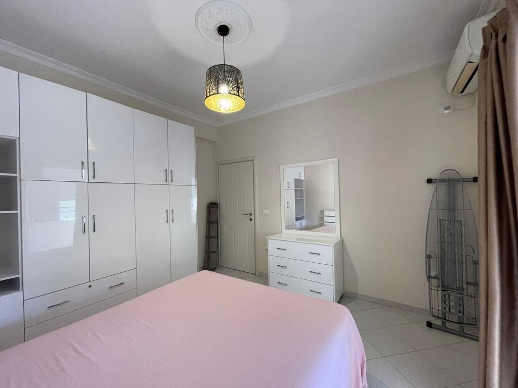 Apartament 2+1 per qira ne Bllok!