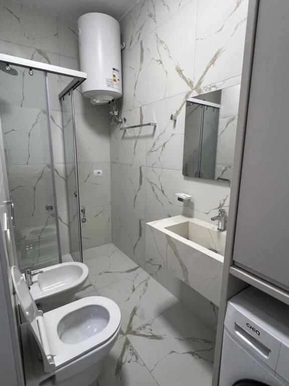 🏙️ Jepet me qira apartament  2+1+2 📍 Rruga Jordan Misja – në fillim të rrugës💶 1000€/muaj