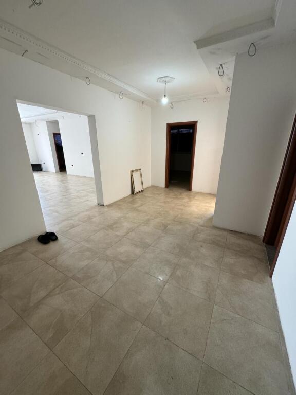 Vendesi appartamento fronte mare a Durazzo vicino a Piata Iliria!