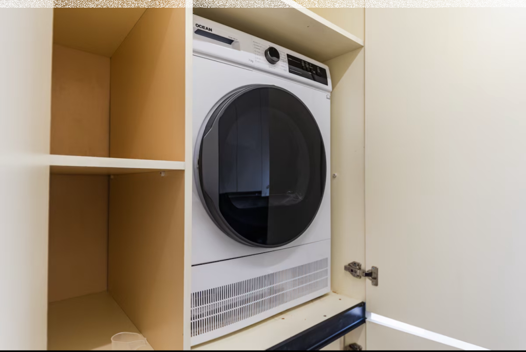 Jepet me qera apartament  1+1 ne Myslym Shyr. Pallati ri i 2025