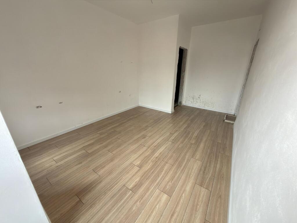 📣 Appartamento 2+1+2 in vendita 📍 Via 5 Maji, Tirana – zona molto richiesta ✨