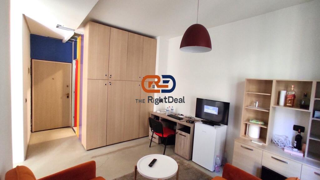 In Bllok, near Roma Cafe, 1+1 apartment for rent for office!!