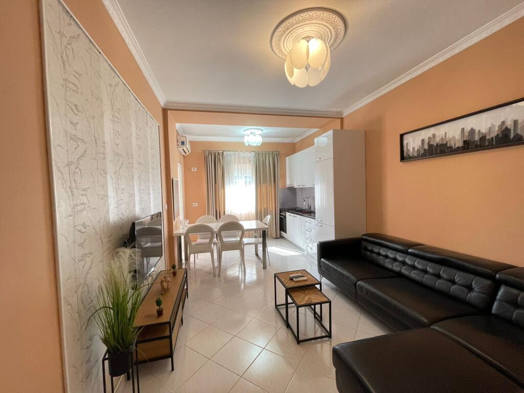 Apartament 2+1 per qira ne Bllok!