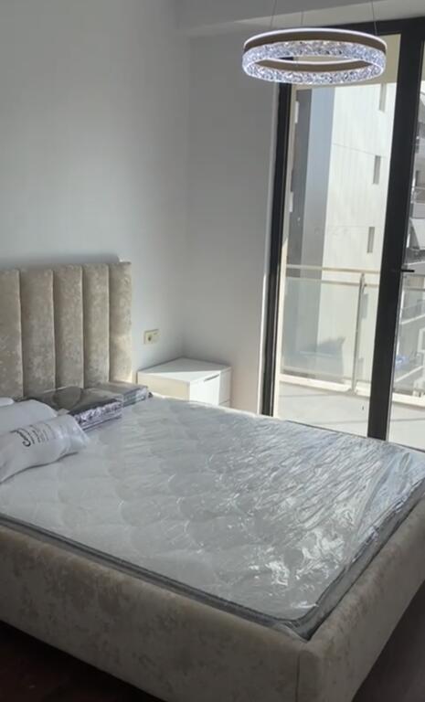 Jepet me qira apartament 1+1 MINE PEZA 700€
